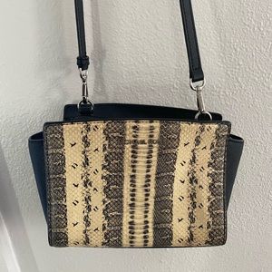 Micheal Kors crossbody bag